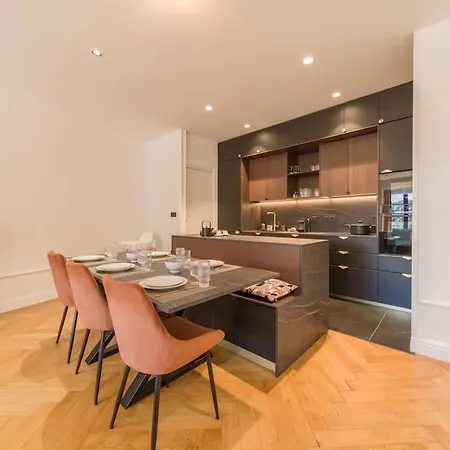 Astoria Haussmannien - De Caractere * Aix-les-Bains