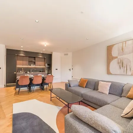 Astoria Haussmannien - De Caractere