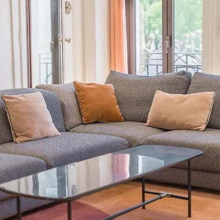 Astoria Haussmannien - De Caractere Aix-les-Bains