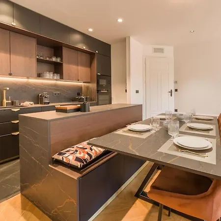 Astoria Haussmannien - De Caractere * Aix-les-Bains