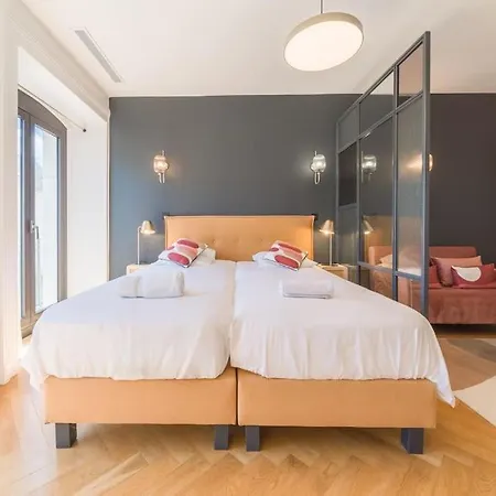 Astoria Haussmannien - De Caractere *