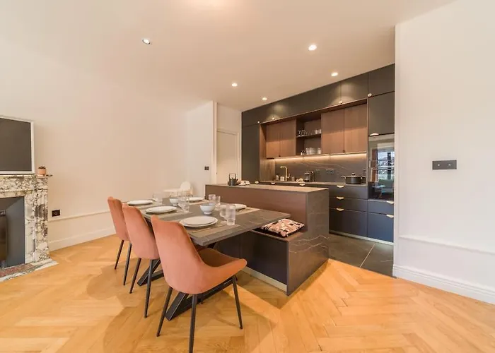 Astoria Haussmannien - De Caractère * Aix-les-Bains