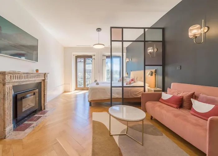 Appartement Astoria Haussmannien - De Caractère