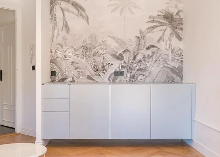 Astoria Haussmannien - De Caractere * 엑스레뱅